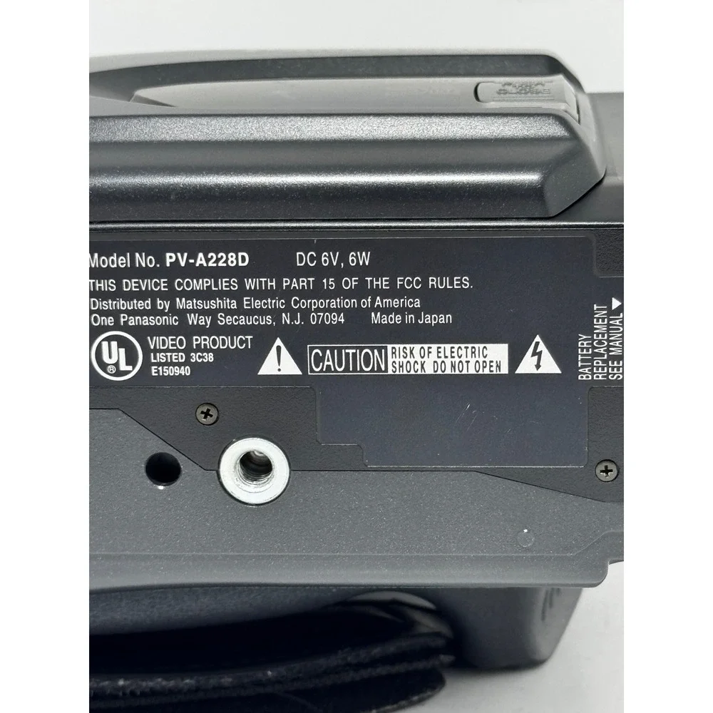 Panasonic Palmcorder‎ PV-A228 VHS-C Camcorder 23x Zoom Color Viewfinder Bundle